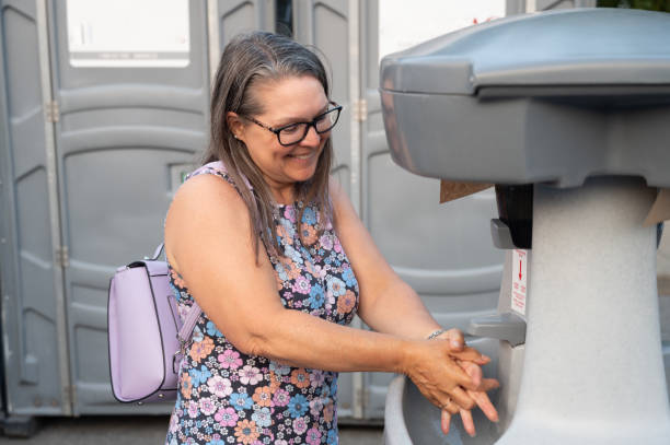 Best Luxury portable toilet rental  in Plantsville, CT